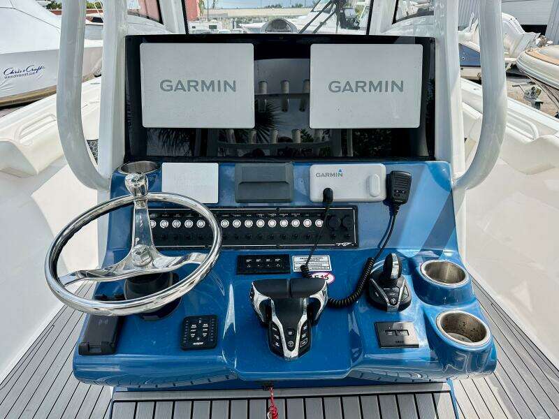 292 CC Adventure 29ft Tidewater Yacht For Sale