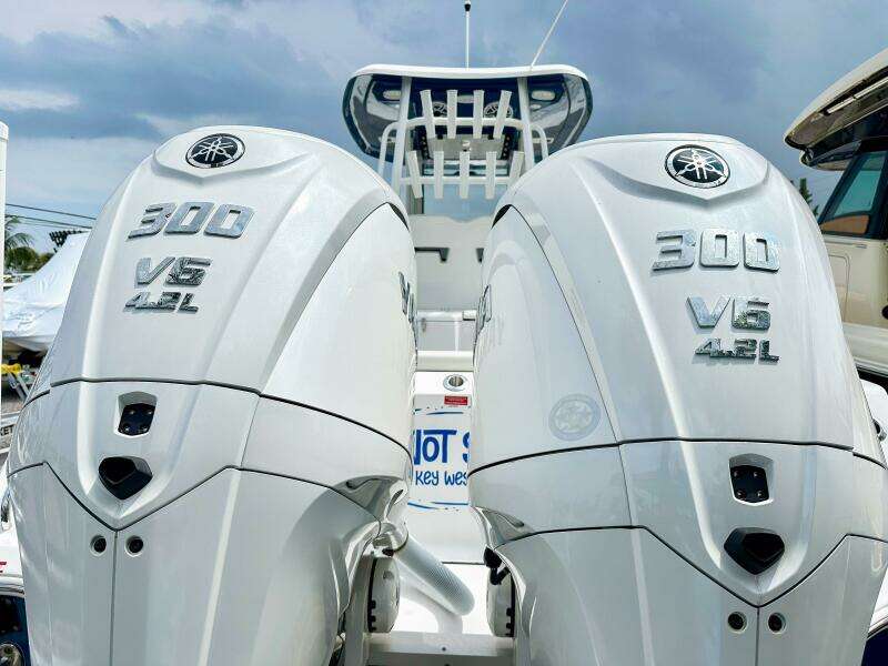 292 CC Adventure 29ft Tidewater Yacht For Sale