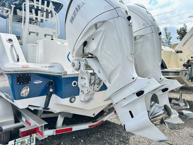 292 CC Adventure 29ft Tidewater Yacht For Sale