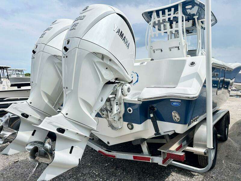 292 CC Adventure 29ft Tidewater Yacht For Sale