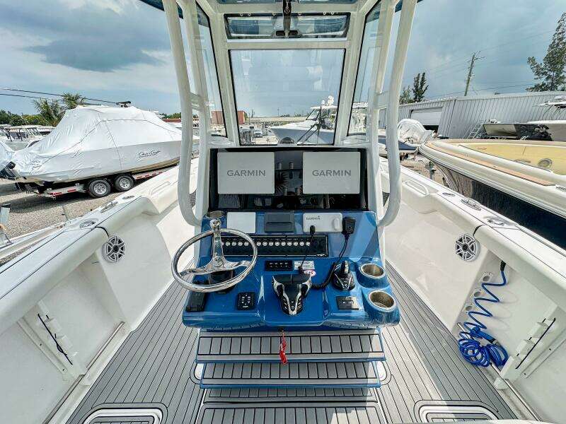 292 CC Adventure 29ft Tidewater Yacht For Sale