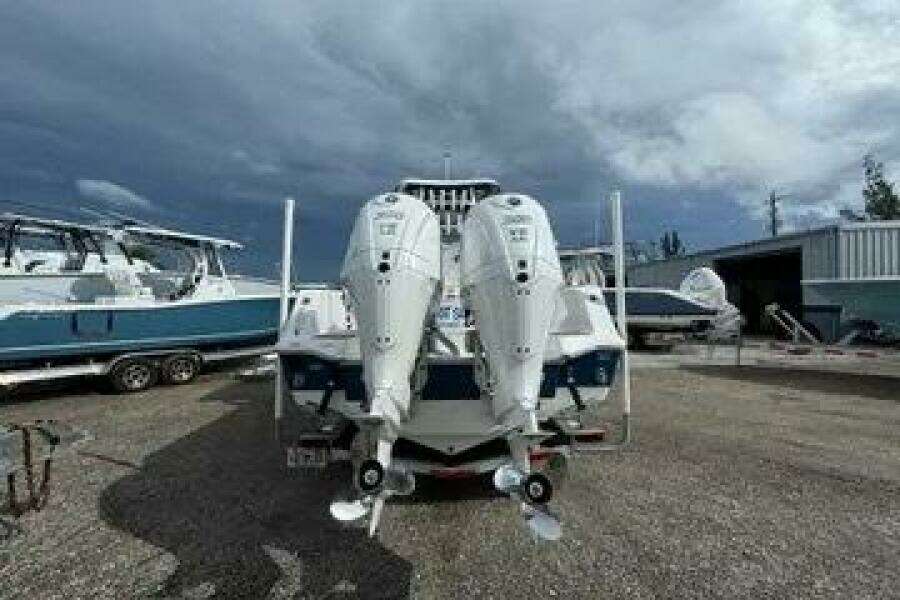 292 CC Adventure 29ft Tidewater Yacht For Sale