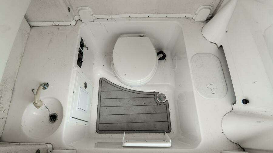 292 CC Adventure 29ft Tidewater Yacht For Sale