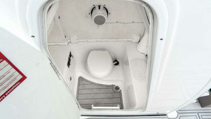 292 CC Adventure 29ft Tidewater Yacht For Sale