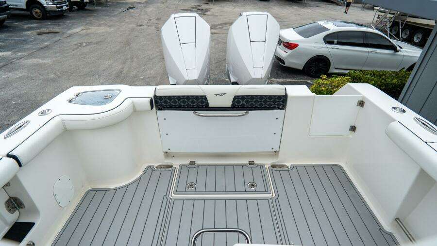 292 CC Adventure 29ft Tidewater Yacht For Sale