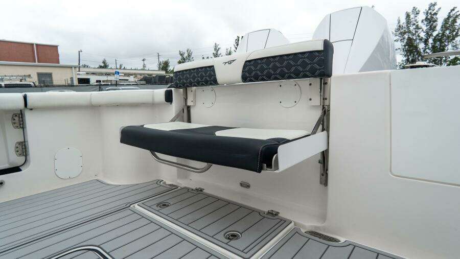 292 CC Adventure 29ft Tidewater Yacht For Sale