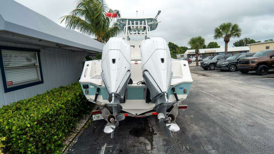292 CC Adventure 29ft Tidewater Yacht For Sale