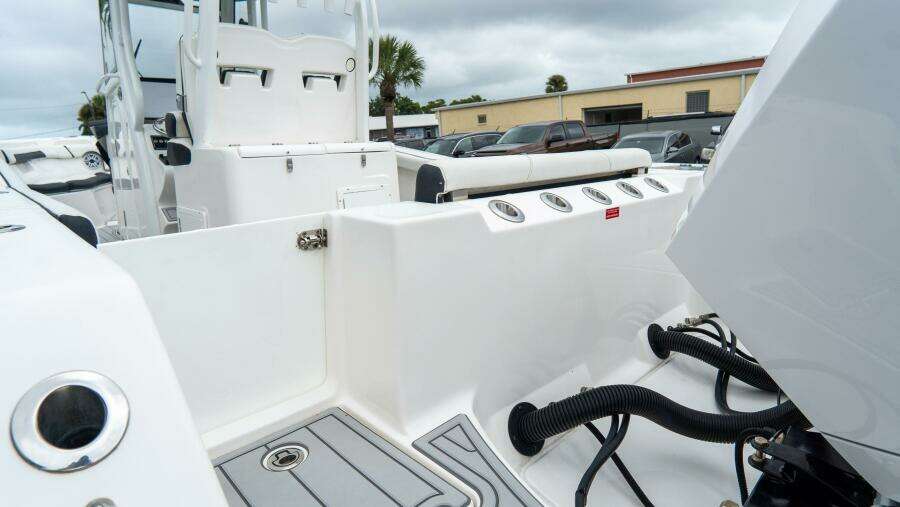 292 CC Adventure 29ft Tidewater Yacht For Sale