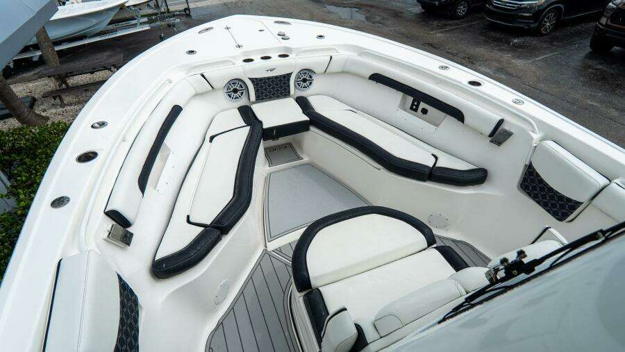 292 CC Adventure 29ft Tidewater Yacht For Sale