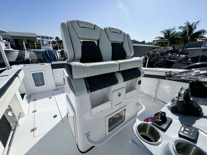 282 CC Adventure Bluewater 28ft Tidewater Yacht For Sale