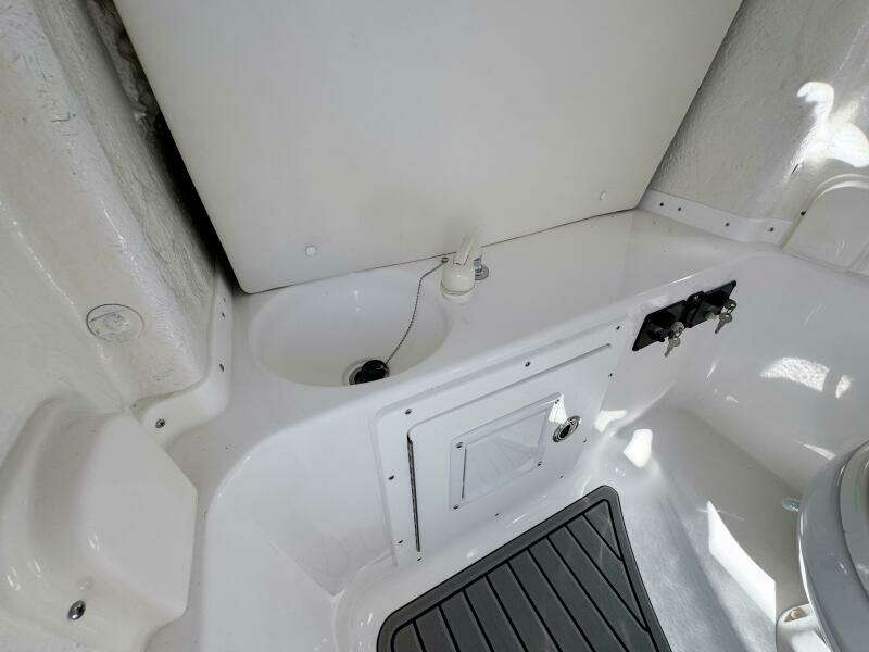 282 CC Adventure Bluewater 28ft Tidewater Yacht For Sale