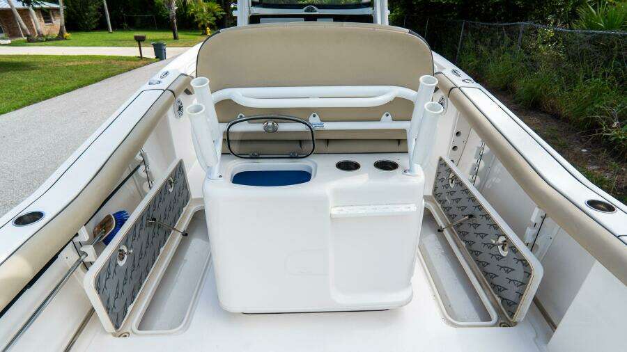 272 CC Adventure 27ft Tidewater Yacht For Sale