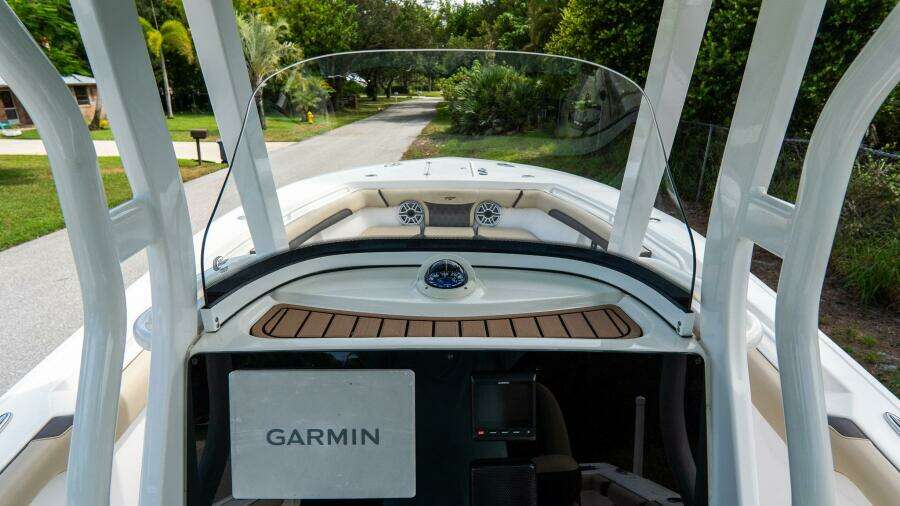 272 CC Adventure 27ft Tidewater Yacht For Sale