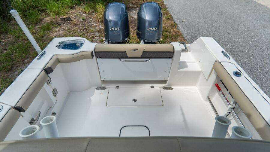 272 CC Adventure 27ft Tidewater Yacht For Sale