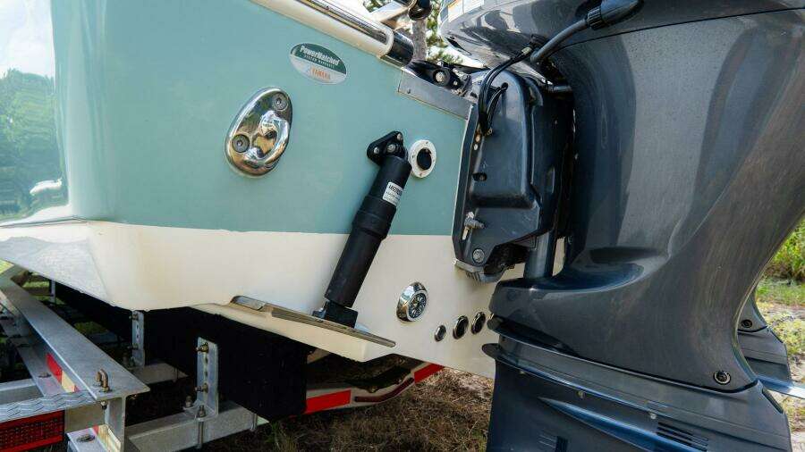 272 CC Adventure 27ft Tidewater Yacht For Sale