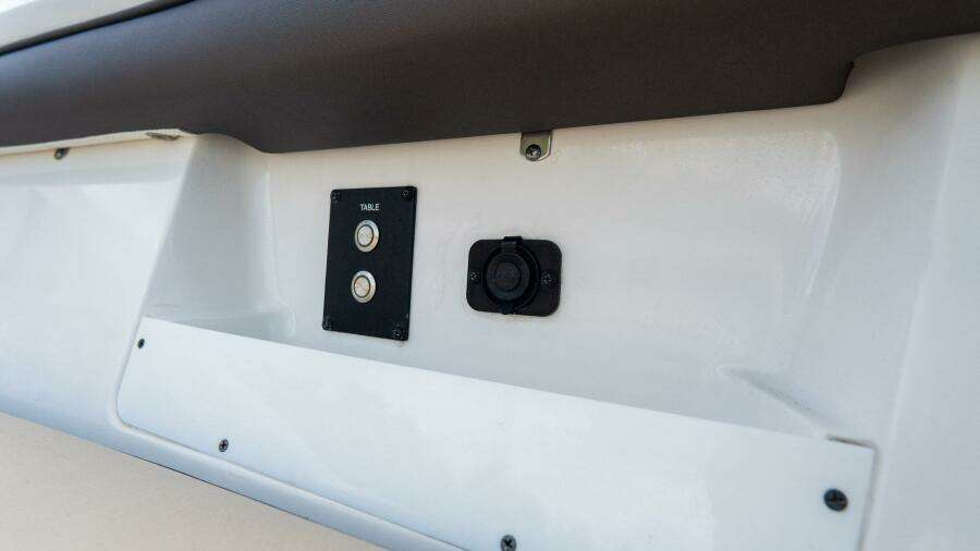 272 CC Adventure 27ft Tidewater Yacht For Sale