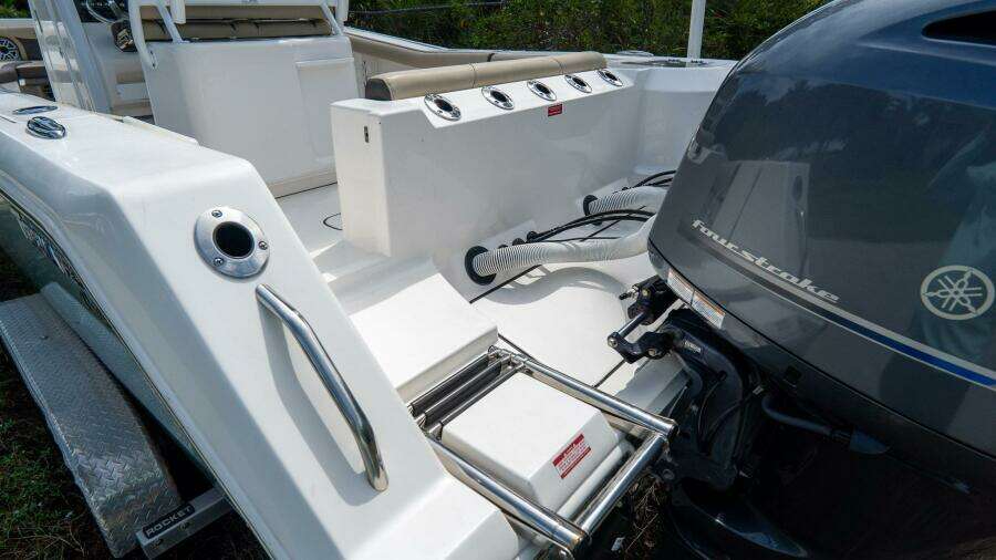 272 CC Adventure 27ft Tidewater Yacht For Sale