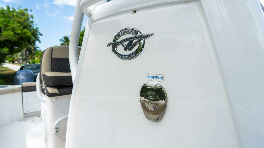 272 CC Adventure 27ft Tidewater Yacht For Sale