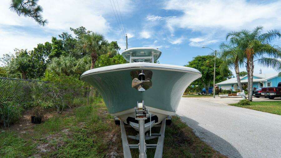 272 CC Adventure 27ft Tidewater Yacht For Sale