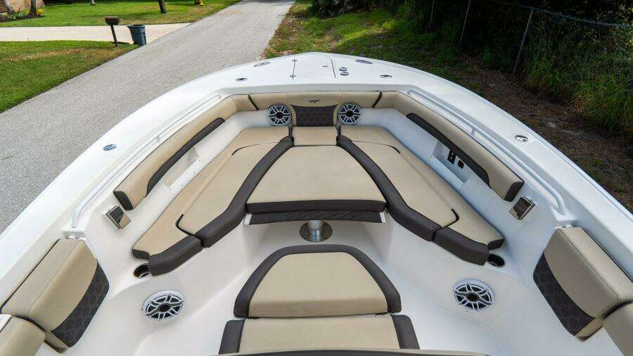 272 CC Adventure 27ft Tidewater Yacht For Sale