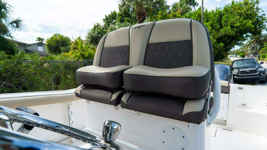 272 CC Adventure 27ft Tidewater Yacht For Sale