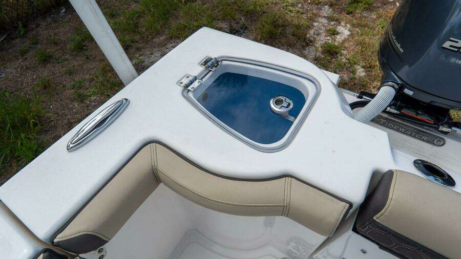 272 CC Adventure 27ft Tidewater Yacht For Sale