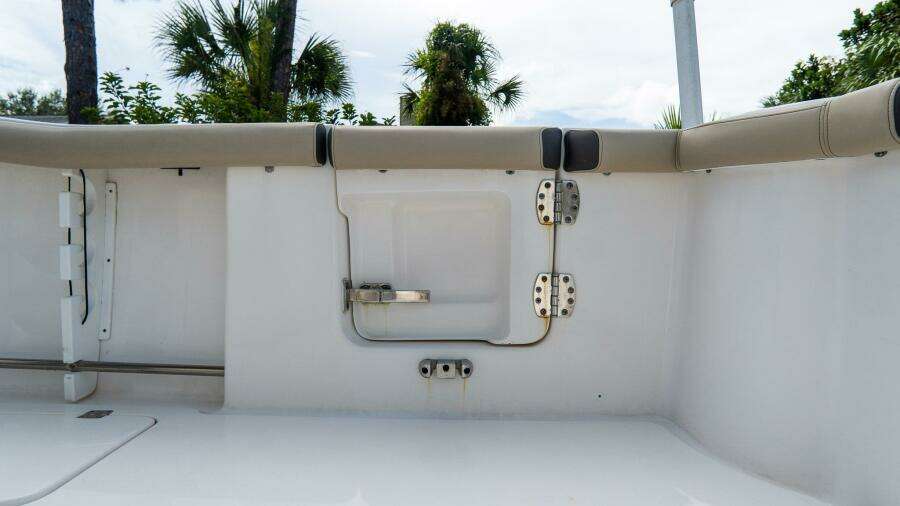 272 CC Adventure 27ft Tidewater Yacht For Sale