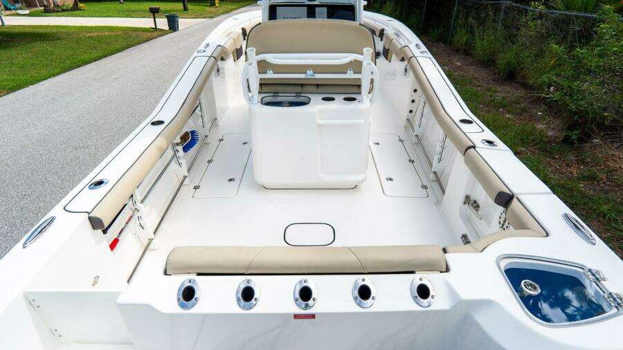 272 CC Adventure 27ft Tidewater Yacht For Sale