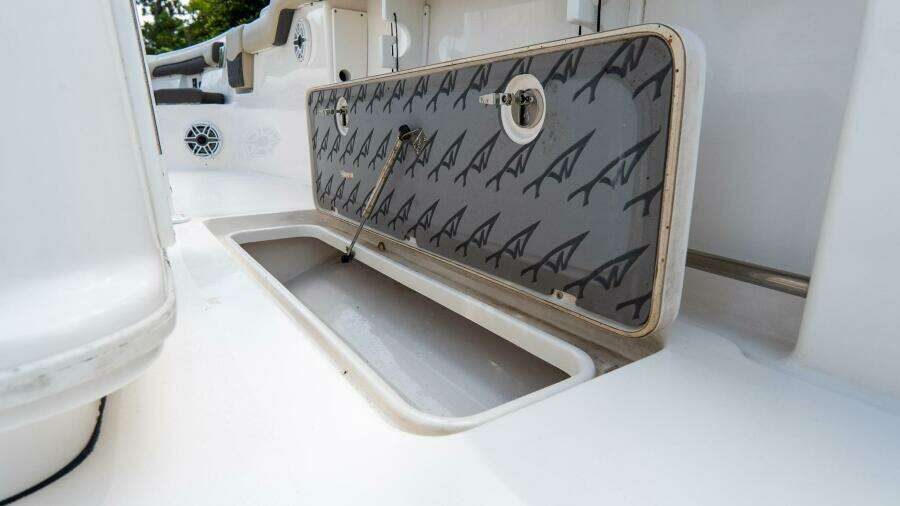 272 CC Adventure 27ft Tidewater Yacht For Sale