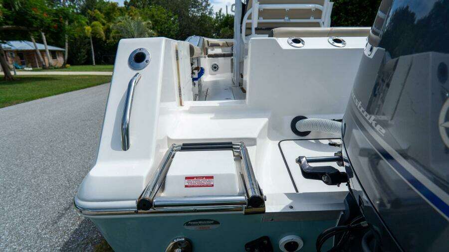 272 CC Adventure 27ft Tidewater Yacht For Sale