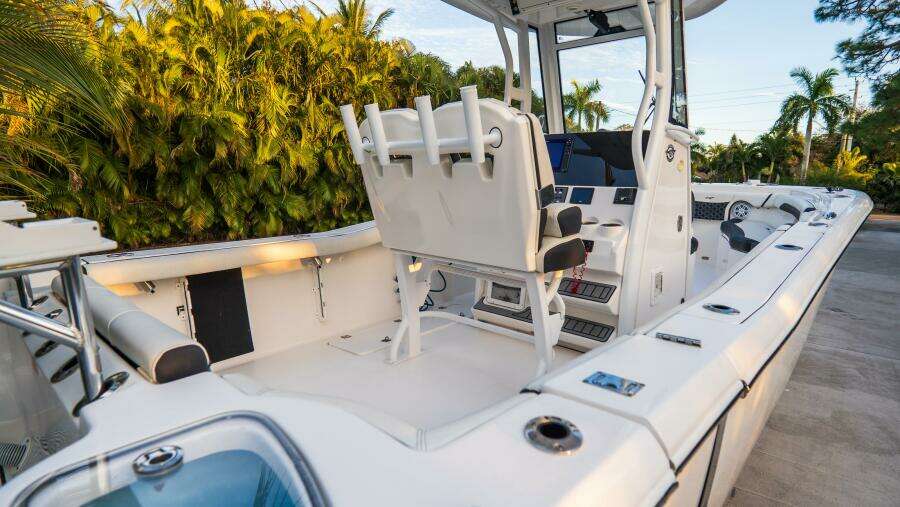 256 CC Adventure 25ft Tidewater Yacht For Sale