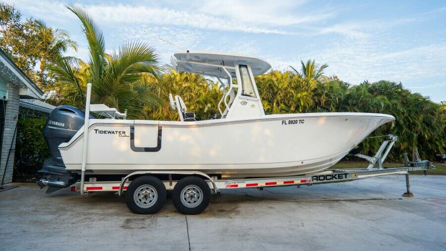 25ft Tidewater Yacht For Sale