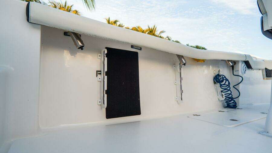 256 CC Adventure 25ft Tidewater Yacht For Sale