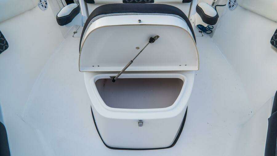 256 CC Adventure 25ft Tidewater Yacht For Sale