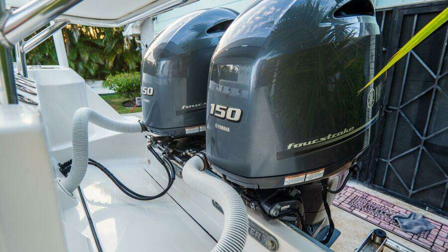 256 CC Adventure 25ft Tidewater Yacht For Sale