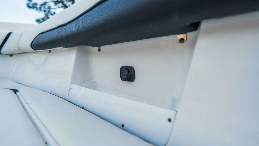 256 CC Adventure 25ft Tidewater Yacht For Sale