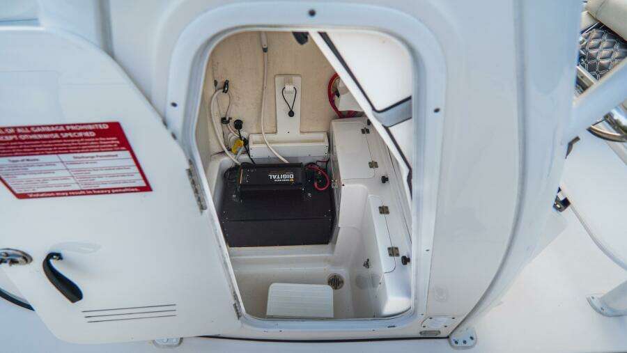 256 CC Adventure 25ft Tidewater Yacht For Sale