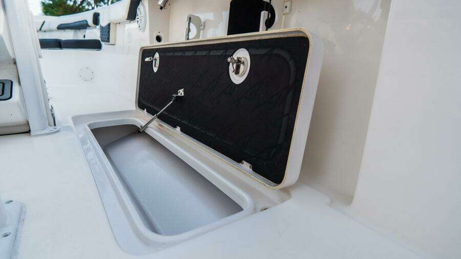 256 CC Adventure 25ft Tidewater Yacht For Sale