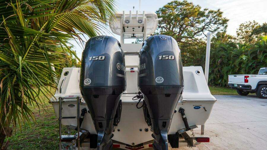 256 CC Adventure 25ft Tidewater Yacht For Sale