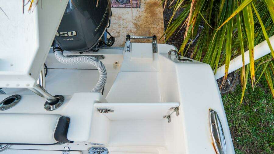 256 CC Adventure 25ft Tidewater Yacht For Sale