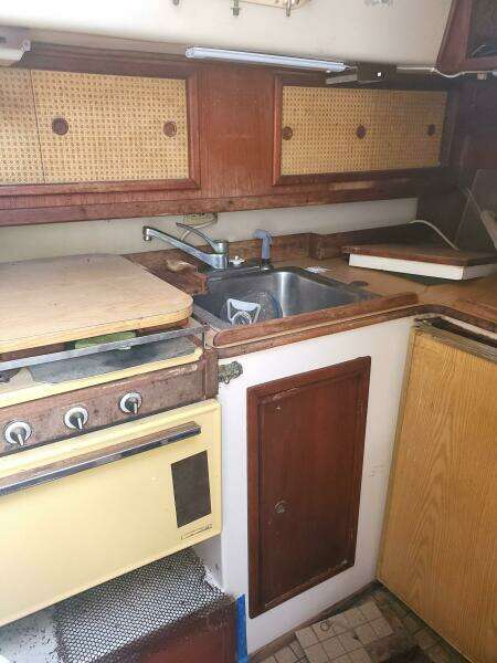 KAIZEN 37ft Irwin Yacht For Sale