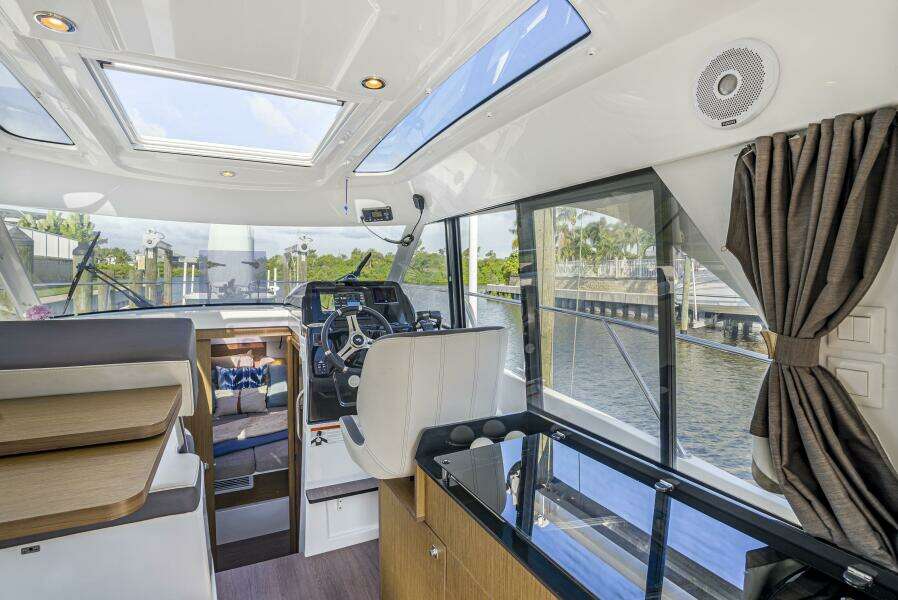 29ft Beneteau Yacht For Sale