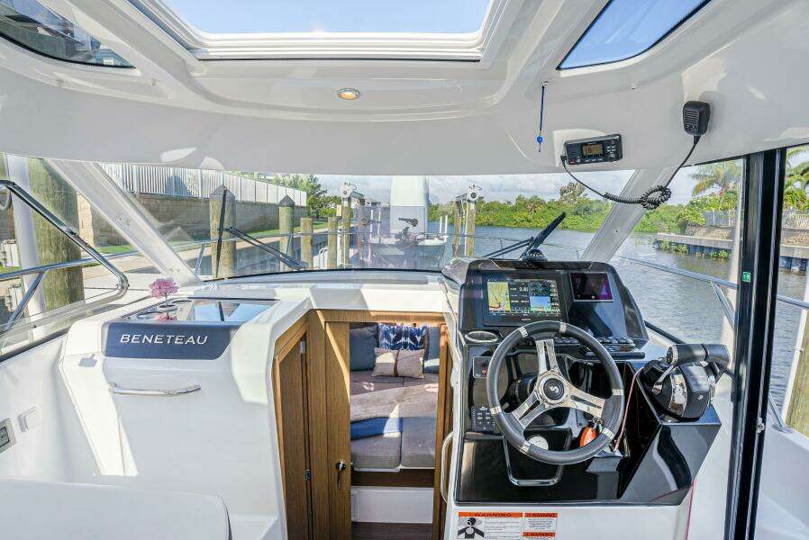 29ft Beneteau Yacht For Sale