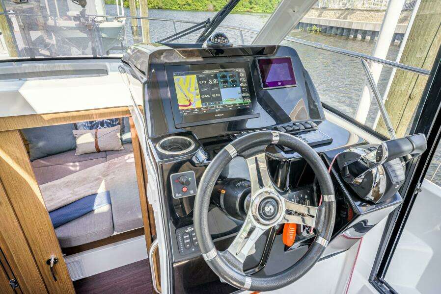 29ft Beneteau Yacht For Sale