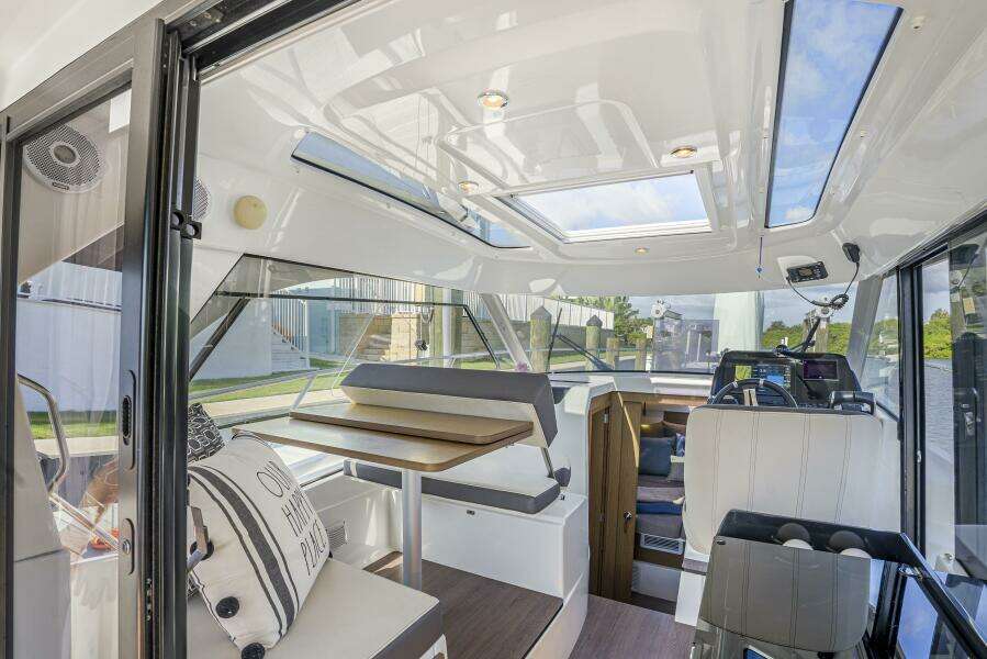 29ft Beneteau Yacht For Sale