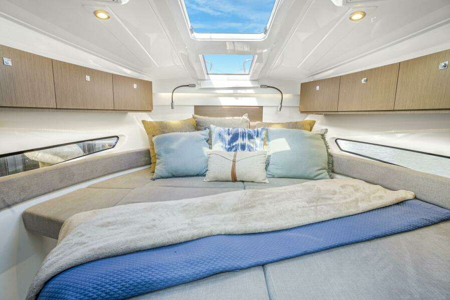 29ft Beneteau Yacht For Sale