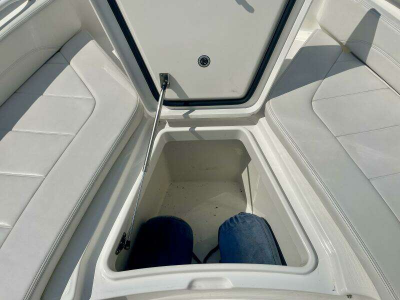 Knee Deep 26ft Regulator Yacht For Sale Knee Deep 26ft Regulator Yacht For Sale