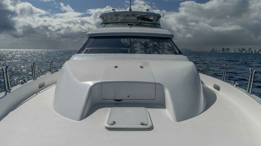 Hatteras 80 Gallopin- Bow Hatteras 80 Gallopin- Bow