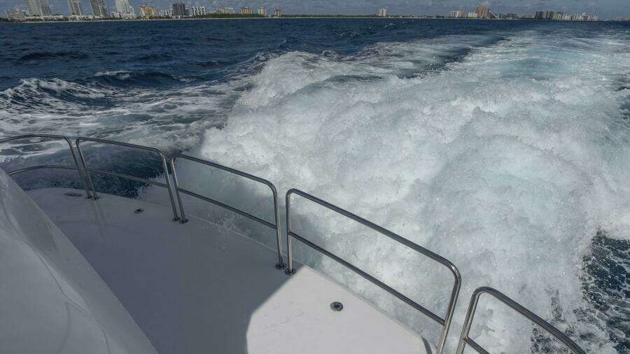 Hatteras 80 Gallopin- Stern Hatteras 80 Gallopin- Stern