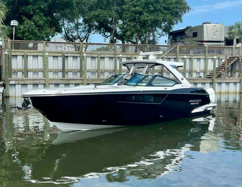 2021 Monterey 385 SE- Port Profile